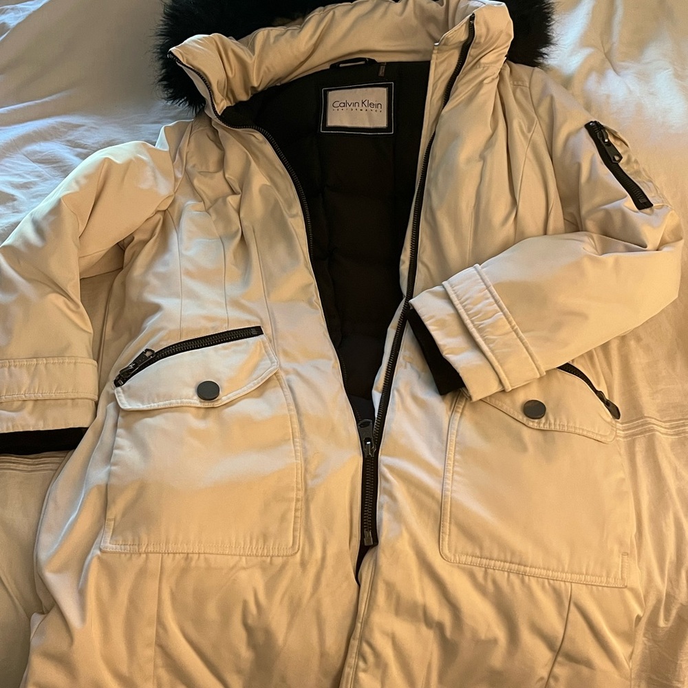 Calvin Klein Women's Cream Puff Jacket